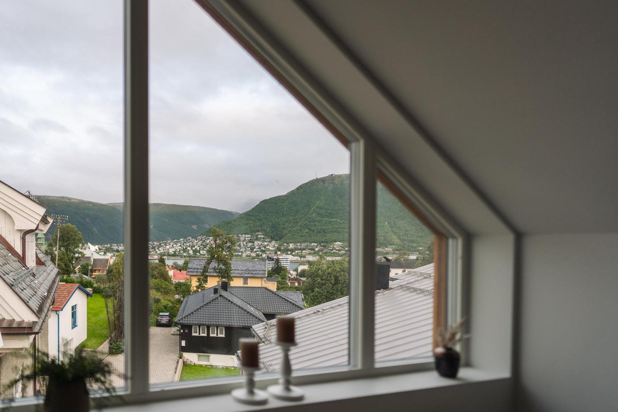 Modern Villas In Plush Town Tromso Exterior photo